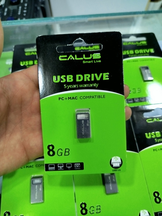 فلش مموری کالوس مدل USB 3.0 ظرفیت 8 گیگابایت Calus 8GB