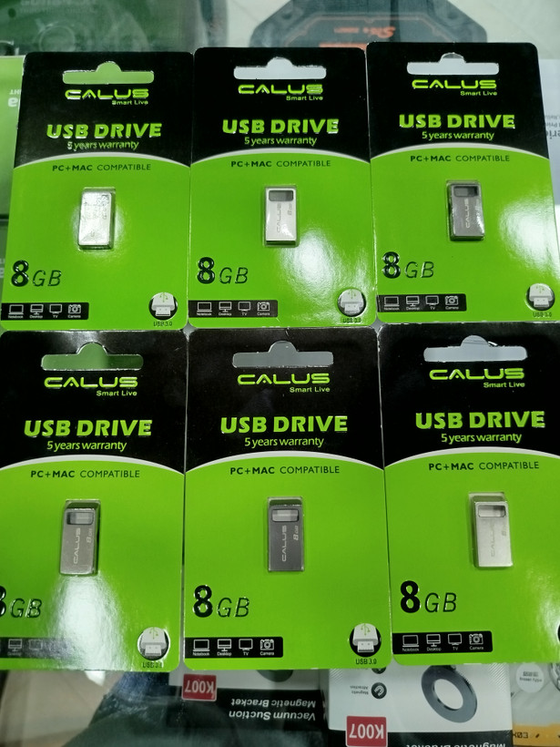 فلش مموری کالوس مدل USB 3.0 ظرفیت 8 گیگابایت Calus 8GB