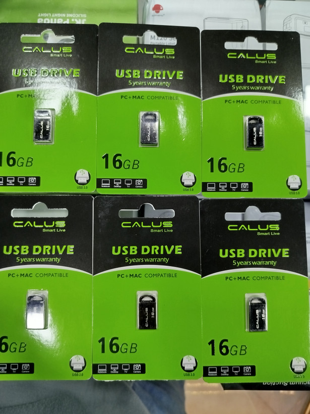 فلش مموری کالوس مدل USB 3.0 ظرفیت 16 گیگابایت Calus 16GB
